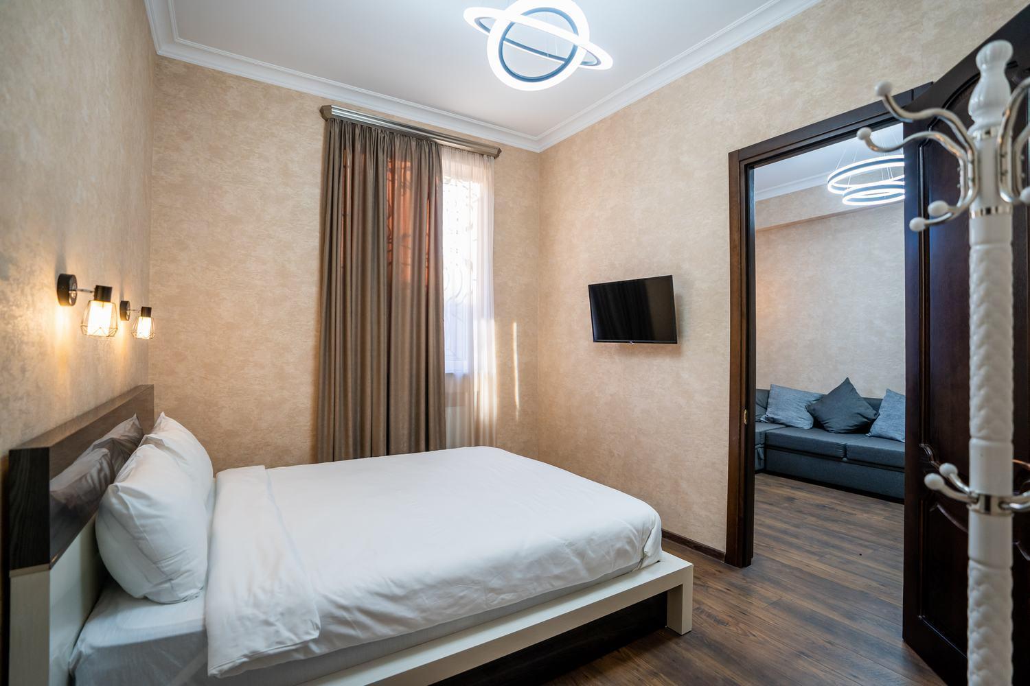 טביליסי Siberia Hotel חדר תמונה Family room