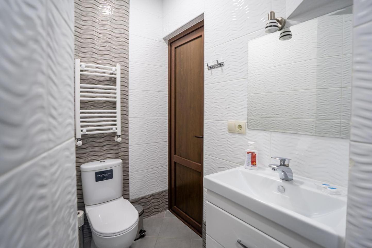 טביליסי Siberia Hotel חדר תמונה Bathroom